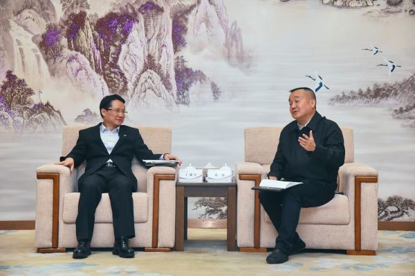 丁雄军与刘淼交流