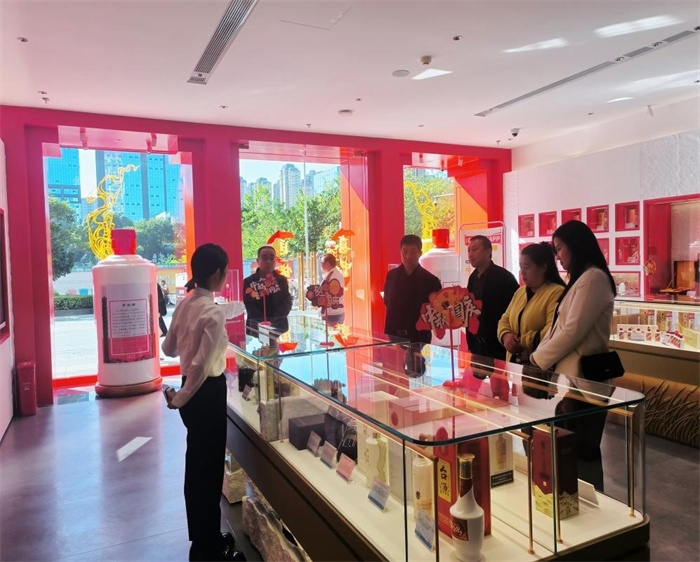 赖茅酒公司茅台专卖店开展霜降品饮会