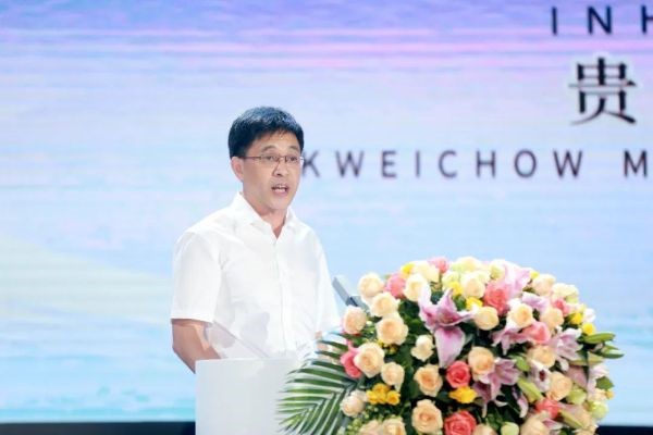 李静仁宣读表彰决定