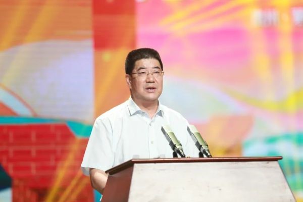卓玛才让讲话